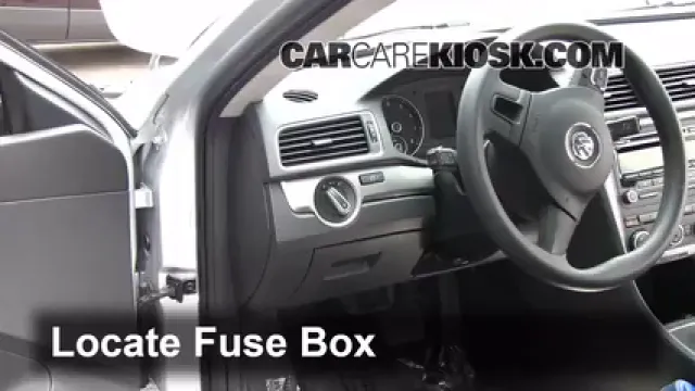 2012 Volkswagen Passat S 2.5L 5 Cyl. Sedan (4 Door) Fuse (Interior) Check